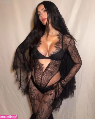 Megan Fox [ megan-fox ] - I don t make choices  I make moves