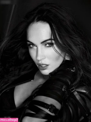 Megan Fox [ megan-fox ] - Playing around in Louisville