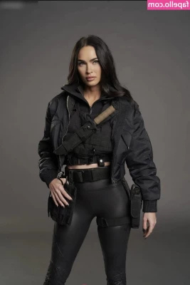 Megan Fox [ megan-fox ] - Insta didn’t like that I posted this 😈🪻