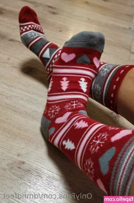 dmndfeet - Now it s me who is bored  What can you do to entertain me
