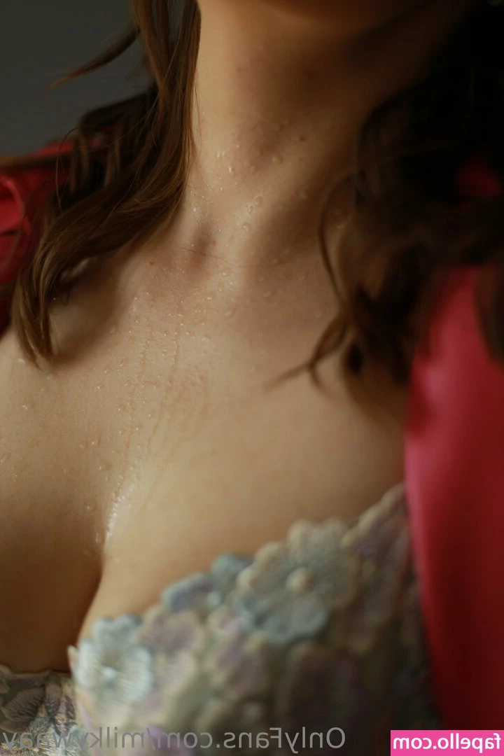 milkywaay - Would u motorboat these perfect tits, babe? 😜🍒