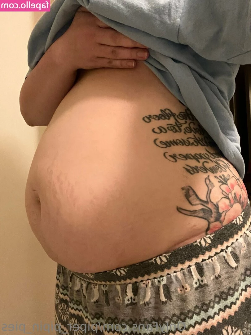 piper_pipin_pies [ piper-pipin-pies ] - We both know you want to see the full video of me giving road head  