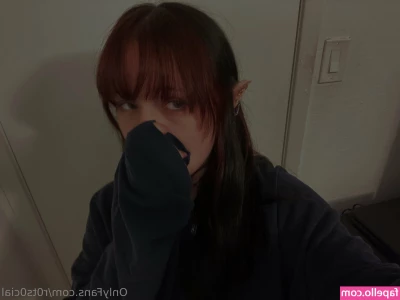 r0ts0cial [ r0ts0cial-1 ] - Who wants to see boobies   Go follow  gardenergirlof and  lindurita