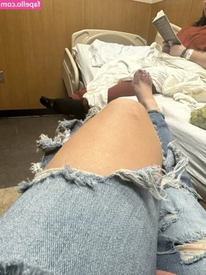 Barefootmamamn [ barefootmamamn-2 ] - You wake up, and I’m in this position over your face, what’s your