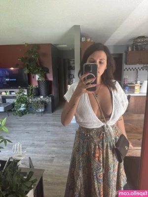 Barefootmamamn [ barefootmamamn-2 ] - My eyes have a feature that changes color depending on my mood