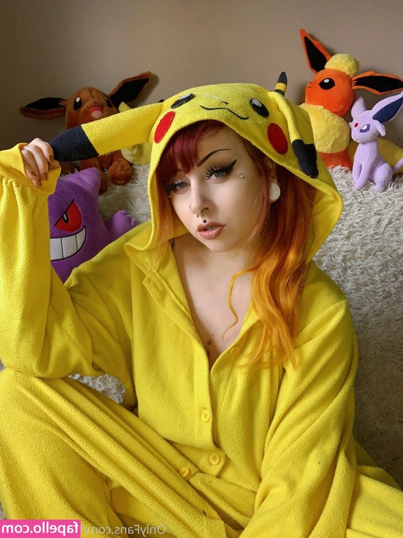 buddyfauxfree - Fuck me on the sofa or bed