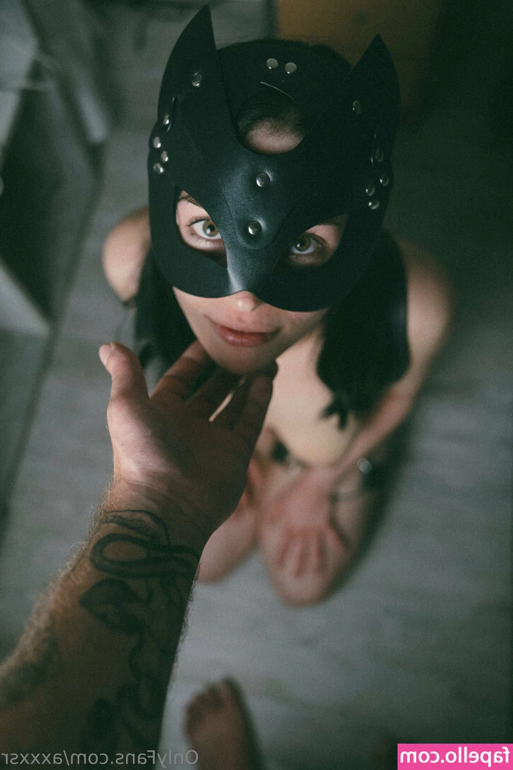 axxxsr - Do you like my crotchless panties