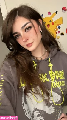 Aruuu - Someone come Netflix and chill with me  I ve been lonely lately