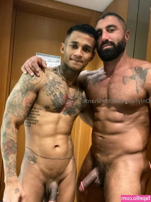 thesharok - Naked and relaxed