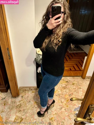 meganwolf - swipe to simultaneously see more and less ➡️➡️➡️