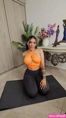 Anita Torres [ anita-torres ] - Front or back? 🍑🩴🍉