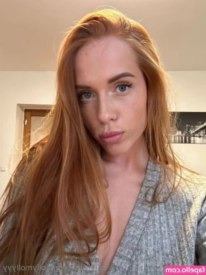 hollymollyxo - Cum here?