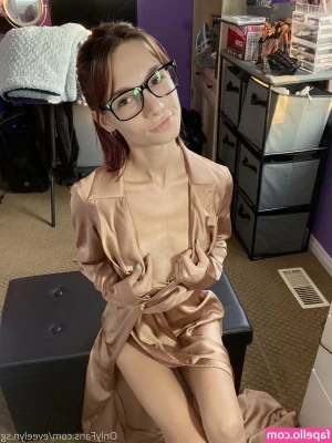 marilyn.mistress [ marilyn-mistress ] - 💦THROWBACK to when I first used my Fuck machine and made myself