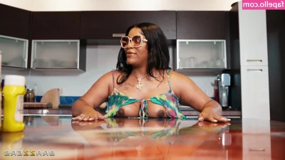 Jayla Page [ jayla-page-5 ] - Now this is the type of asshole you want at the gym 😉