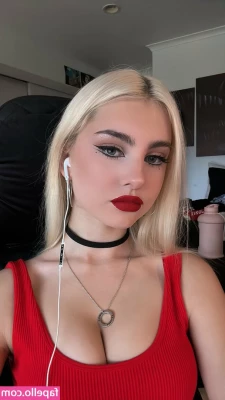 Gracelyra - FREAK  and CUTE  slutt  2themoon want to have sex  ALL THE TIME  she