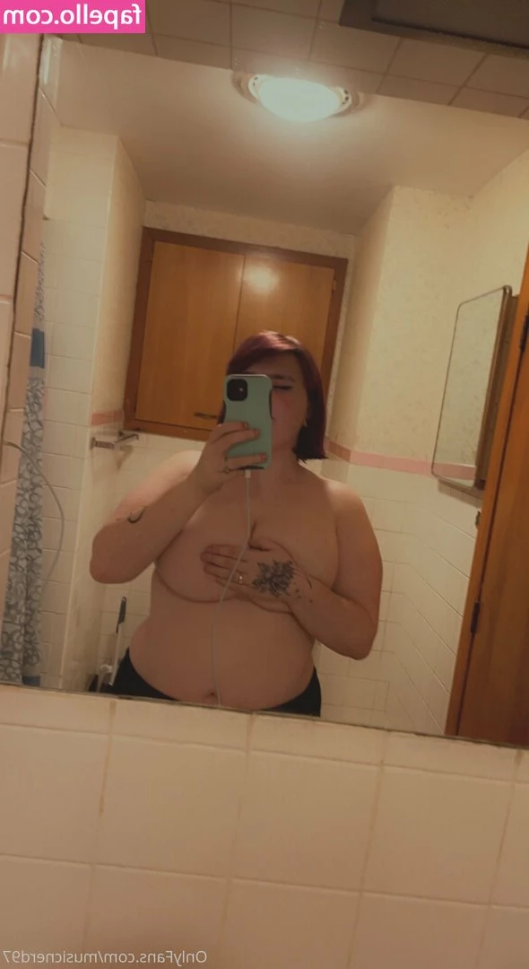 perci_97 [ perci-97 ] - Love jerkin off when I m bored  So fun being a big horny bear
