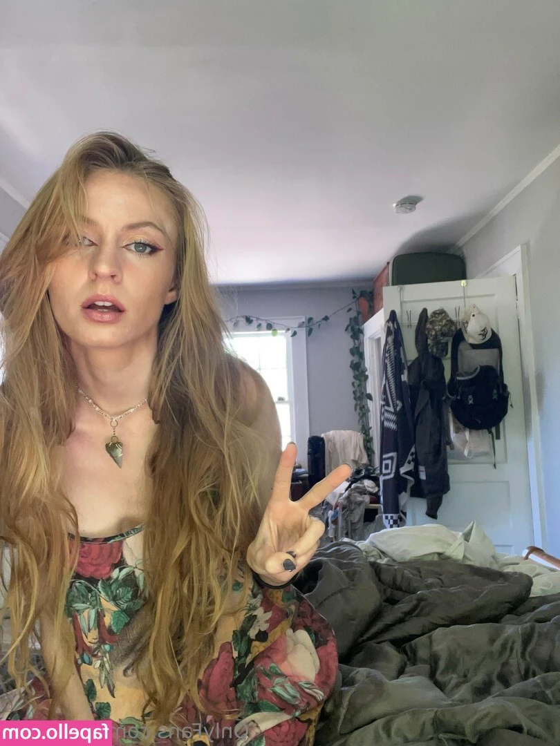lola-costa - Sneak Peek of My Stinky Shorts   Sit back  relax  and inhale the