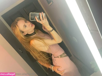 lola-costa - Shaved about a week ago  less hair really does make the dick look