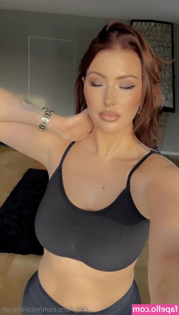 nicolebergh - I m thinking about taking a shower on camera hehe