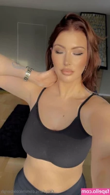 nicolebergh - I m thinking about taking a shower on camera hehe