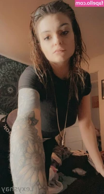 lexybebe5 - Betrapt door m n man terwijl ik sexy content aan het maken was  M n