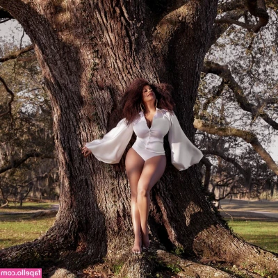 Niecy Nash [ niecy-nash ] - traveling is making me really lonely lately :/ cheer me up?