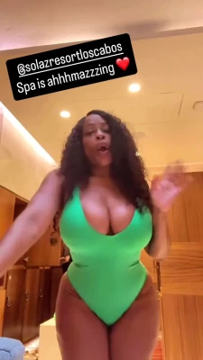Niecy Nash [ niecy-nash ] - This penis pump is such a torturing.  Turn your sound on and you will