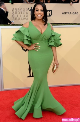 Niecy Nash [ niecy-nash ] - How was your weekend   Wet and dirty