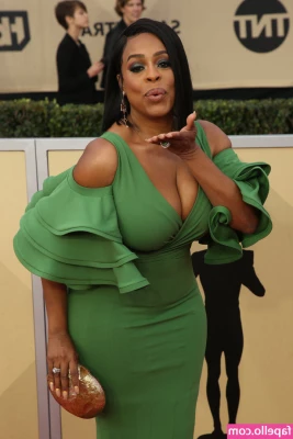 Niecy Nash [ niecy-nash ] - Cómo están amores💋💋