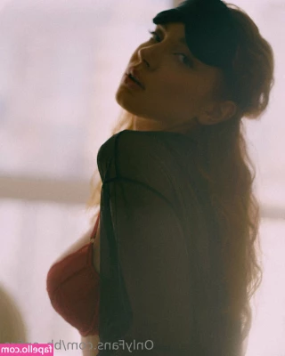 Bb_onfire [ bb-onfire ] - The pucker  These lips might need a good kiss too  You up for it