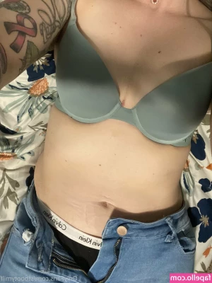 prettypetty1 - Leche en la boquita o en las tetas???