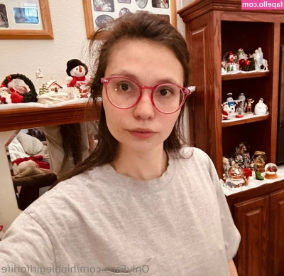 hippiegirlforlife - Stripping to the good stuff now 😇 swipe 👉 I hope you guys keep