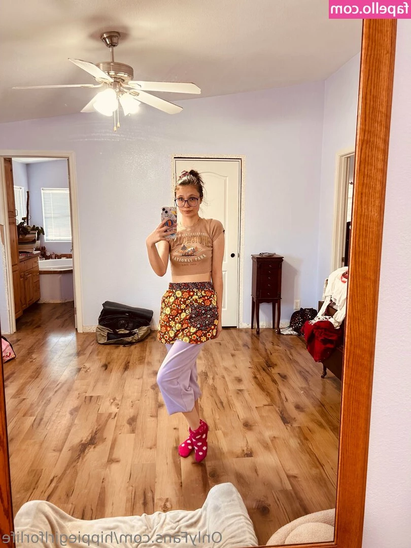 hippiegirlforlife - Are you a tits man or an ass man?! 😛