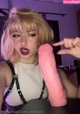 1agathabloom - DM me if you would slap my ass rn