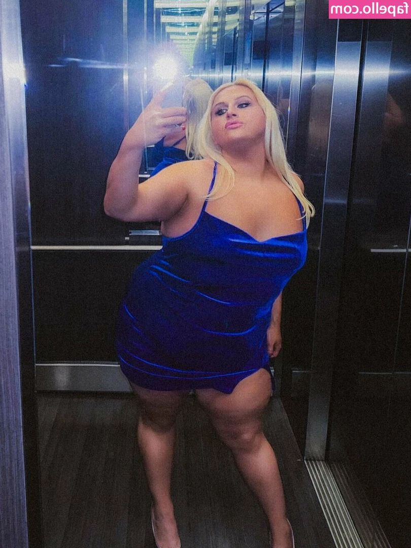 naomiplatinum [ naomiplatinum-1 ] - Easy access bra and panties are my favorite 😍👅💦