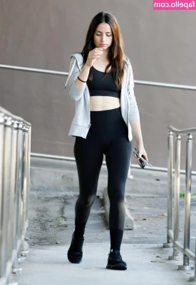 Ana De Armas [ ana-de-armas-1 ] - Oops   My toes are poking out a little bit