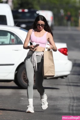 Ana De Armas [ ana-de-armas-1 ] - A double shot of my dirty feet  I m not sure if the world is prepared