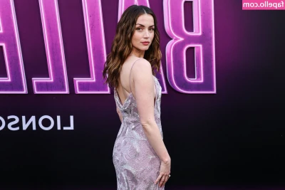 Ana De Armas [ ana-de-armas-1 ] - Showing the   tonight    I was told I have a nice ass