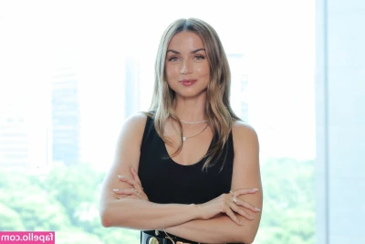 Ana De Armas [ ana-de-armas-1 ] - Latex dress and boobs out part 1