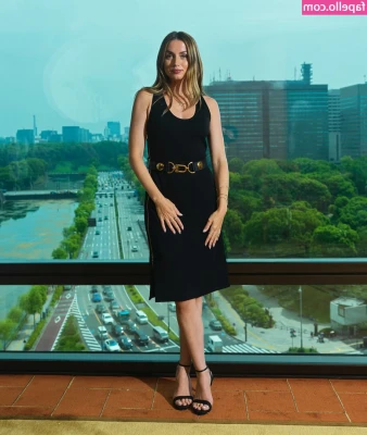 Ana De Armas [ ana-de-armas-1 ] - Want to see me without these shorts? Check your DMs 😈