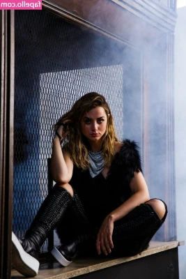 Ana De Armas [ ana-de-armas-1 ] - Tropical Paradise 🌴