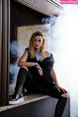 Ana De Armas [ ana-de-armas-1 ] - A couple shots of Ghoulette :3