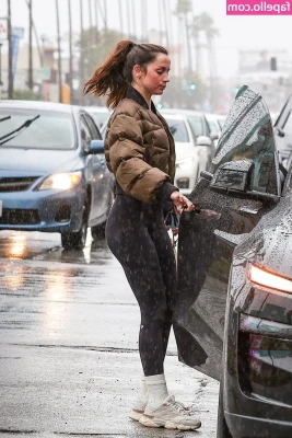 Ana De Armas [ ana-de-armas-1 ] - Rip my legging off 😈