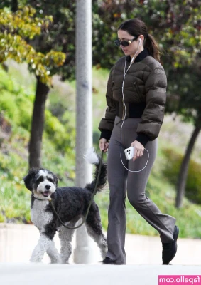 Ana De Armas [ ana-de-armas-1 ] - Perfect spanking position!😩