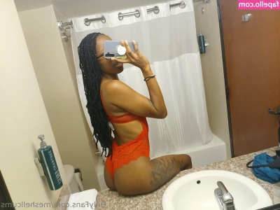 meshellcums - peach szn 😉🍑