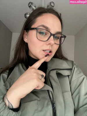 emily_foster [ emily-foster ] - My pussy has been destroyed now my ass needs a pounding