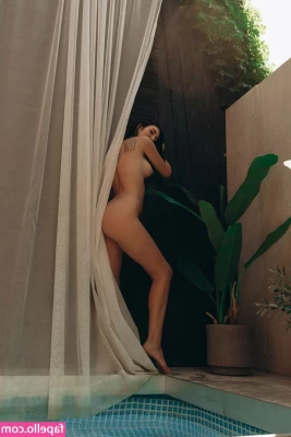 Manya Anasha [ manya-anasha ] - Feeling frisky