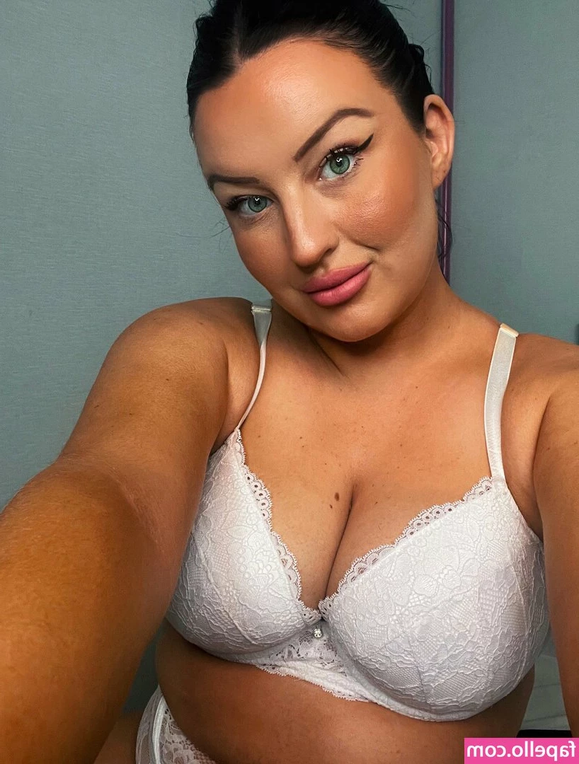 Alex Le Tissier [ alex-le-tissier-1 ] - Enjoy this clip & pics 💖  Wanna See Some Ass?