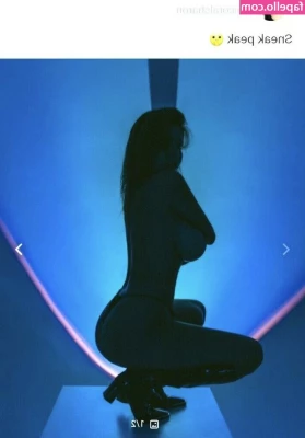 Coral Sharon [ coral-sharon ] - Oggi mi sono messa il mio micro bikini hentai🔥 sono arrapante