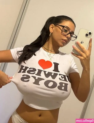 Coral Sharon [ coral-sharon ] - Yummy 💋